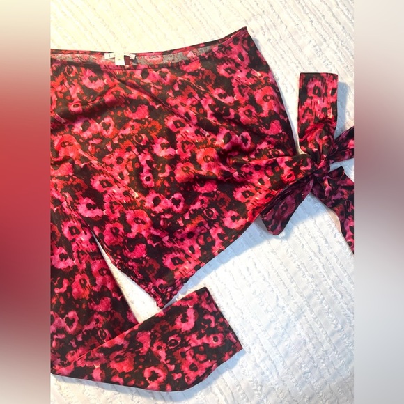 🩷✨NWT Leith Long Sleeve One‎ Shoulder Tie Top Blouse✨🩷 - Picture 5 of 10